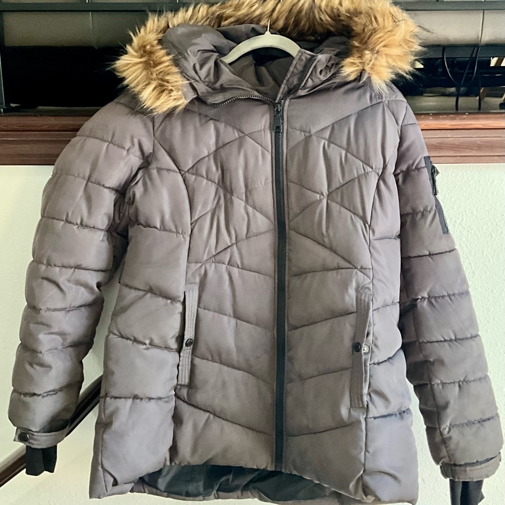 Women's Charcoal Puffer Jacket with Faux Fur Trim
